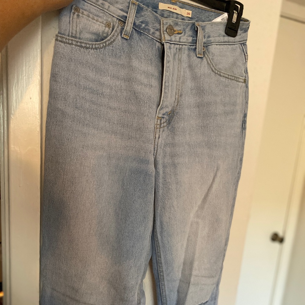 Levi’s High Waisted Mom jeans 26
